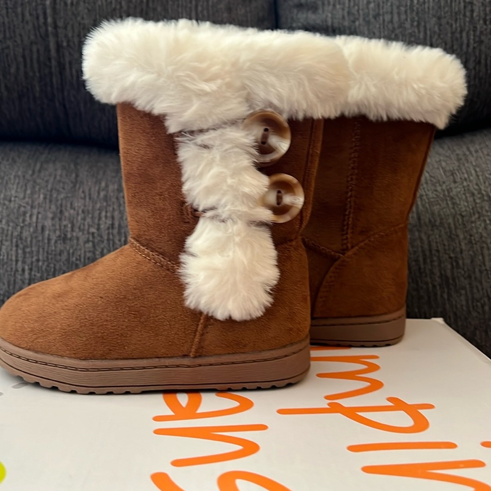 Toddler boots size 6T
